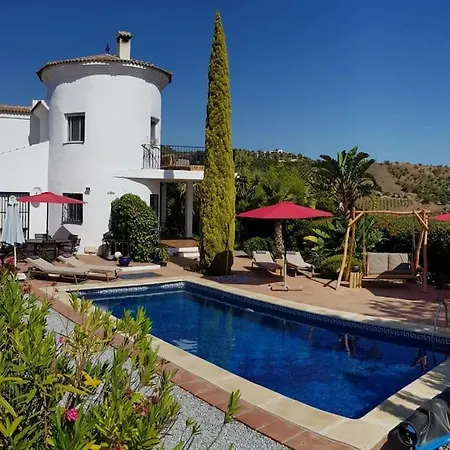 Torre Mit Pool Und Bergpanorama Vila Màlaga