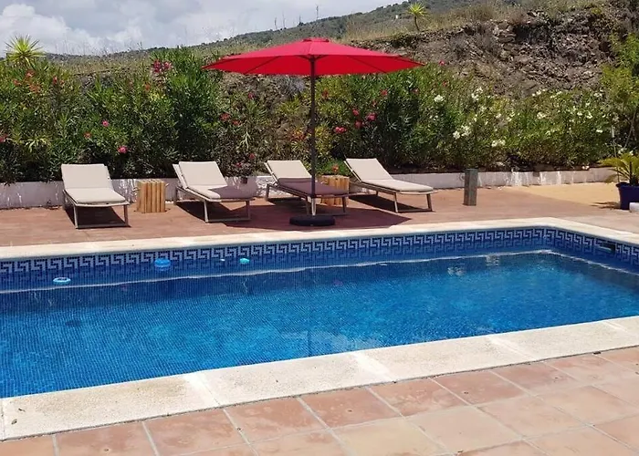 Torre Mit Pool Und Bergpanorama ヴィラ